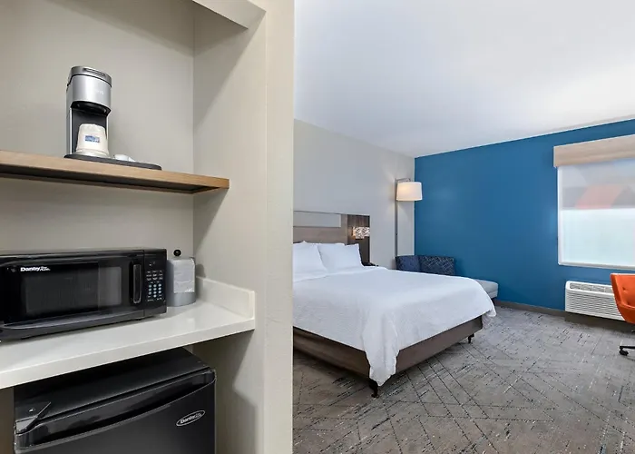 Holiday Inn Express Hurricane Mills Waverly By Ihg