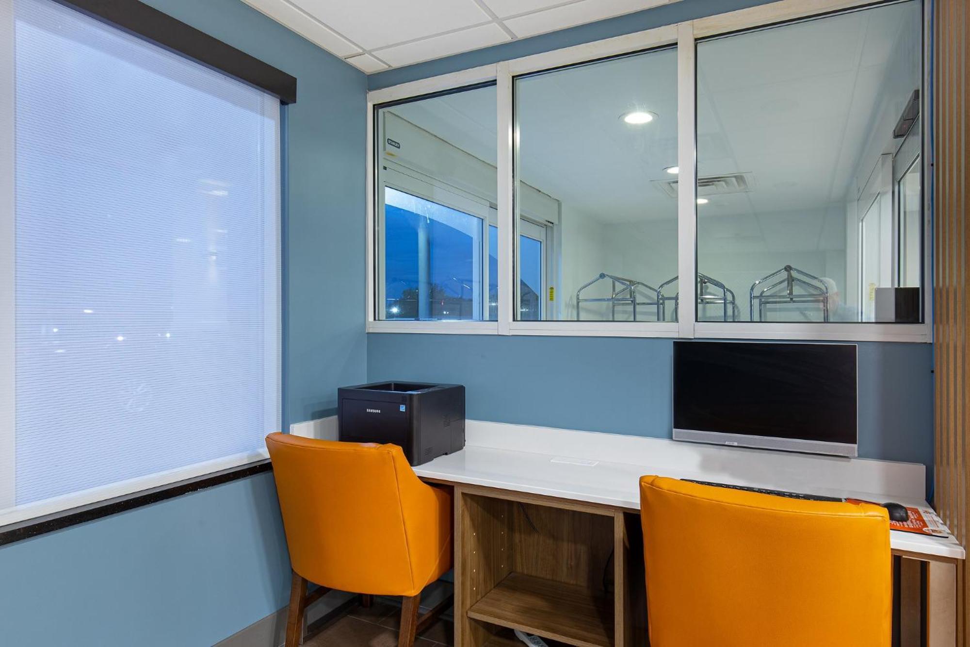 Hotel Express Waverly By Ihg