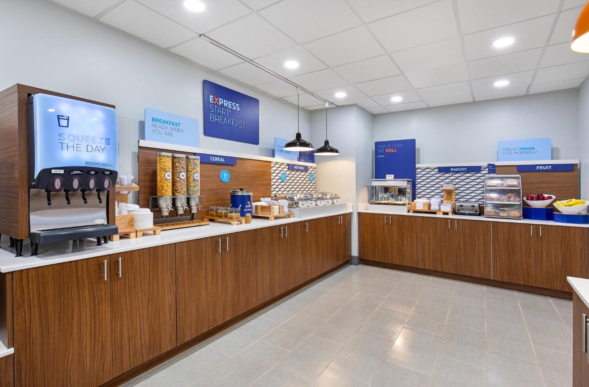 Express Waverly By Ihg Hurricane Mills