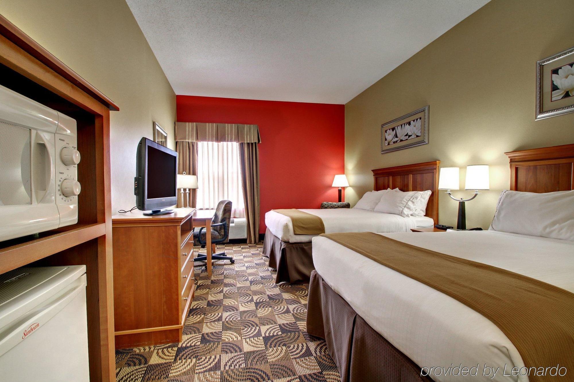 Express Waverly By Ihg Hotel 2*