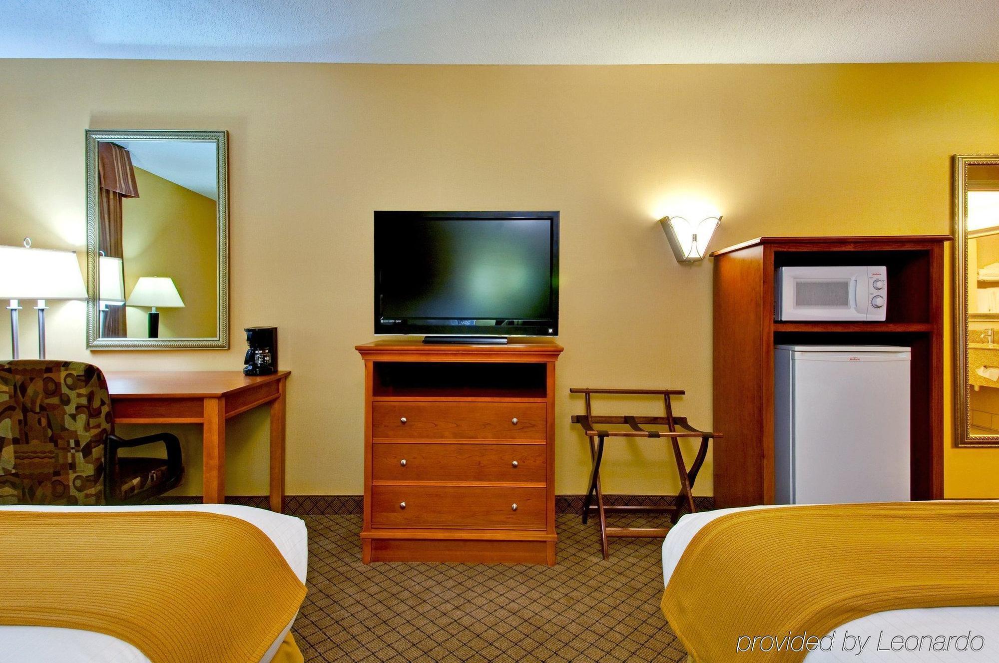 Express Waverly By Ihg Hurricane Mills