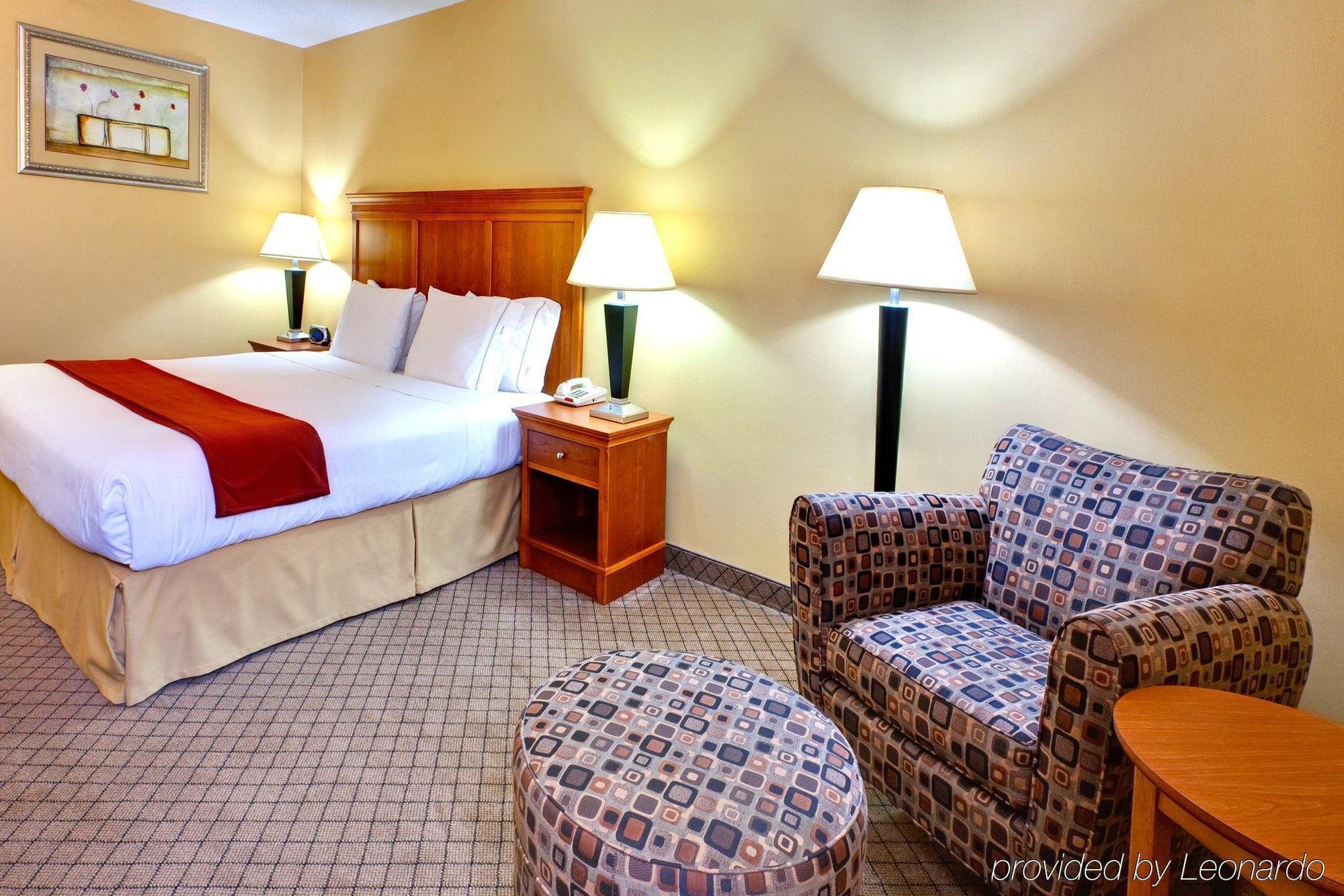 Hotel Express Waverly By Ihg 2*