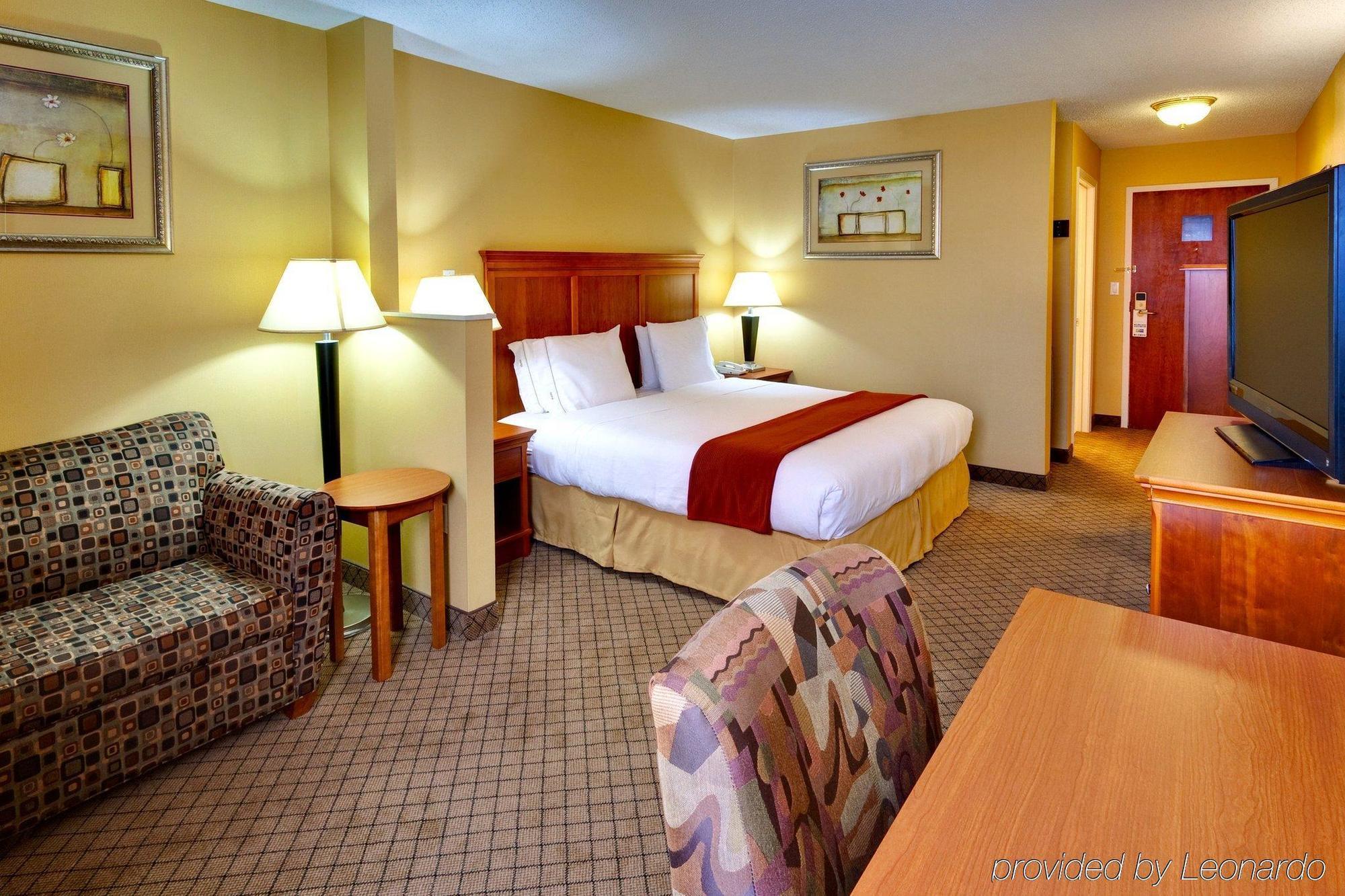 Express Waverly By Ihg Hotel