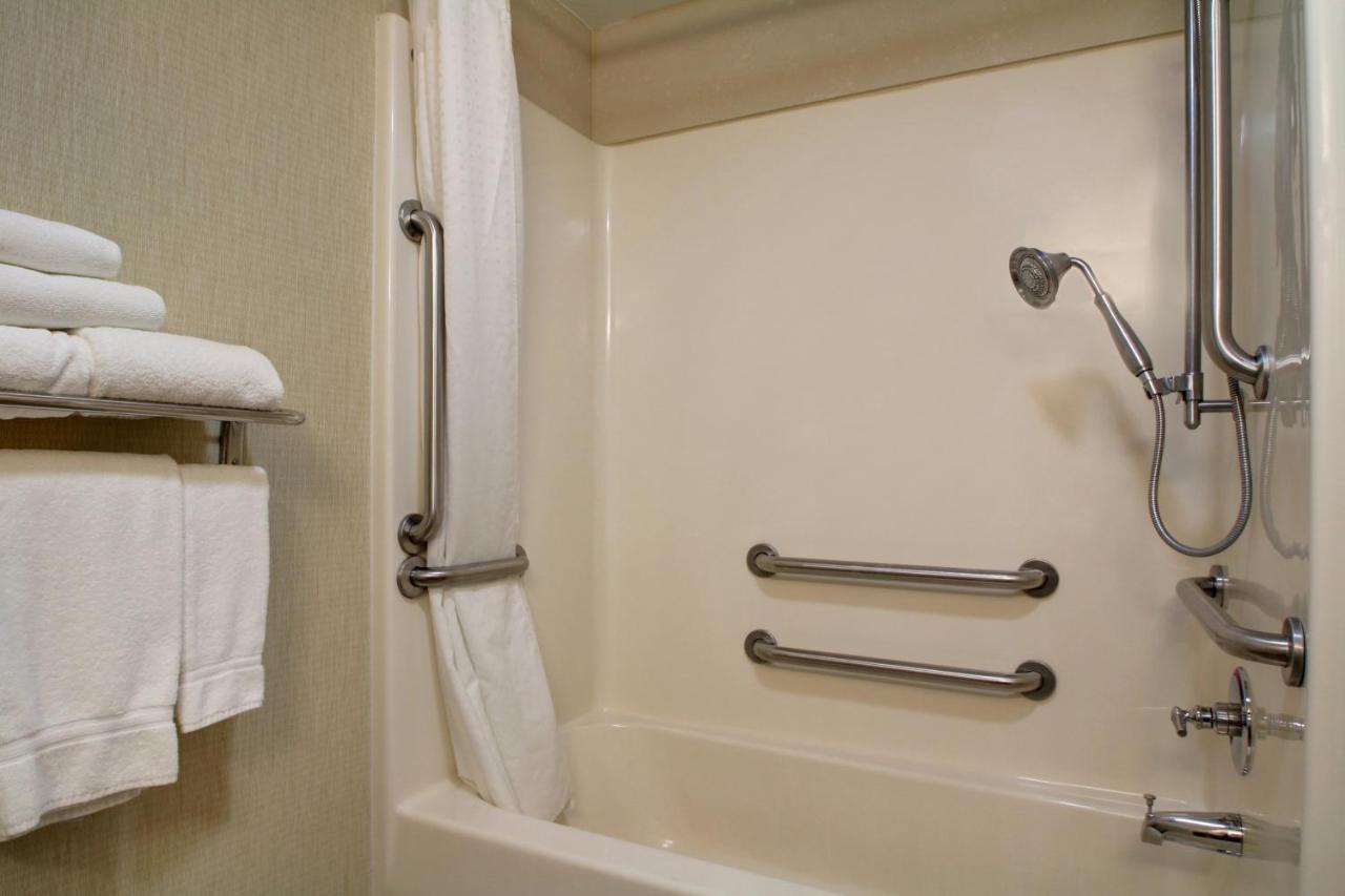 Hotel Express Waverly By Ihg